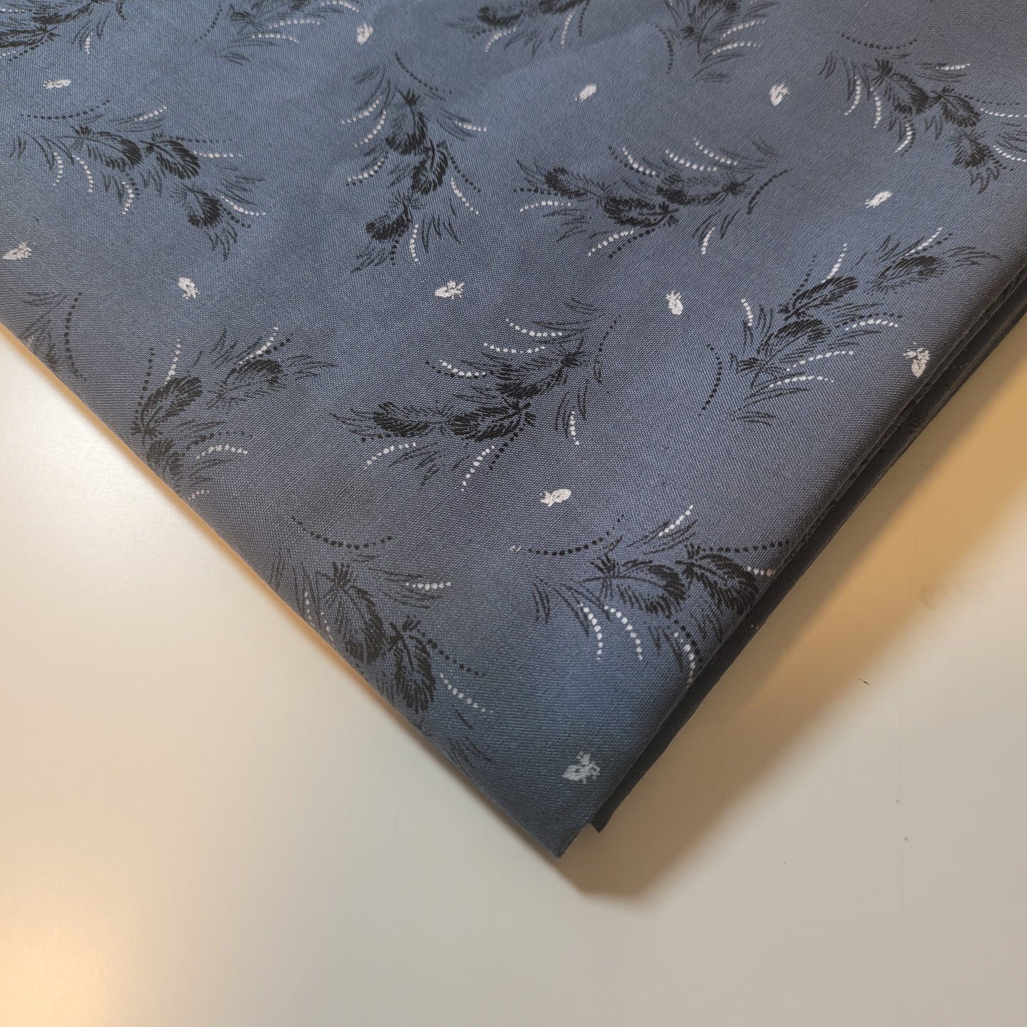 Dark Grey Floral 100% Cotton Vintage Material Novelty Floral Dress Craft Quilting Fabric 44" By The Meter