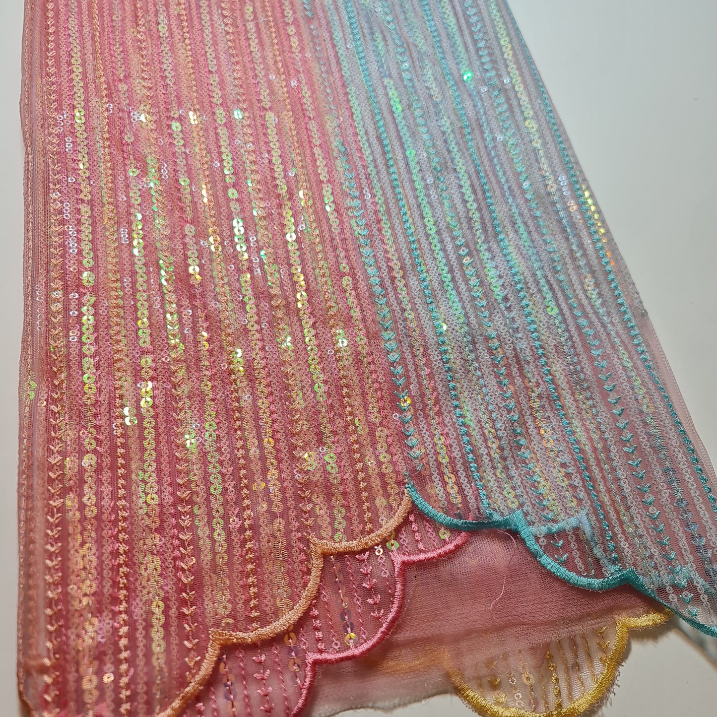 Zitronen-/Korallenfarbener Pailletten-Dekorstoff, neuartiges Netz, Bling Pride, Hochzeitskleid-Material, 111,8 cm, Meterware