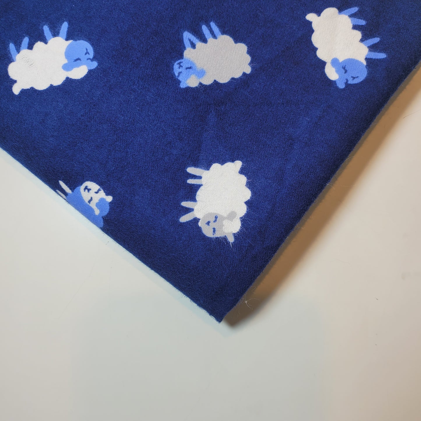 44" Bedruckter hochwertiger weicher Flanellstoff aus 100 % Baumwolle mit Ring-/Herz-/Geldbörsen-/Musik-Aufdruck