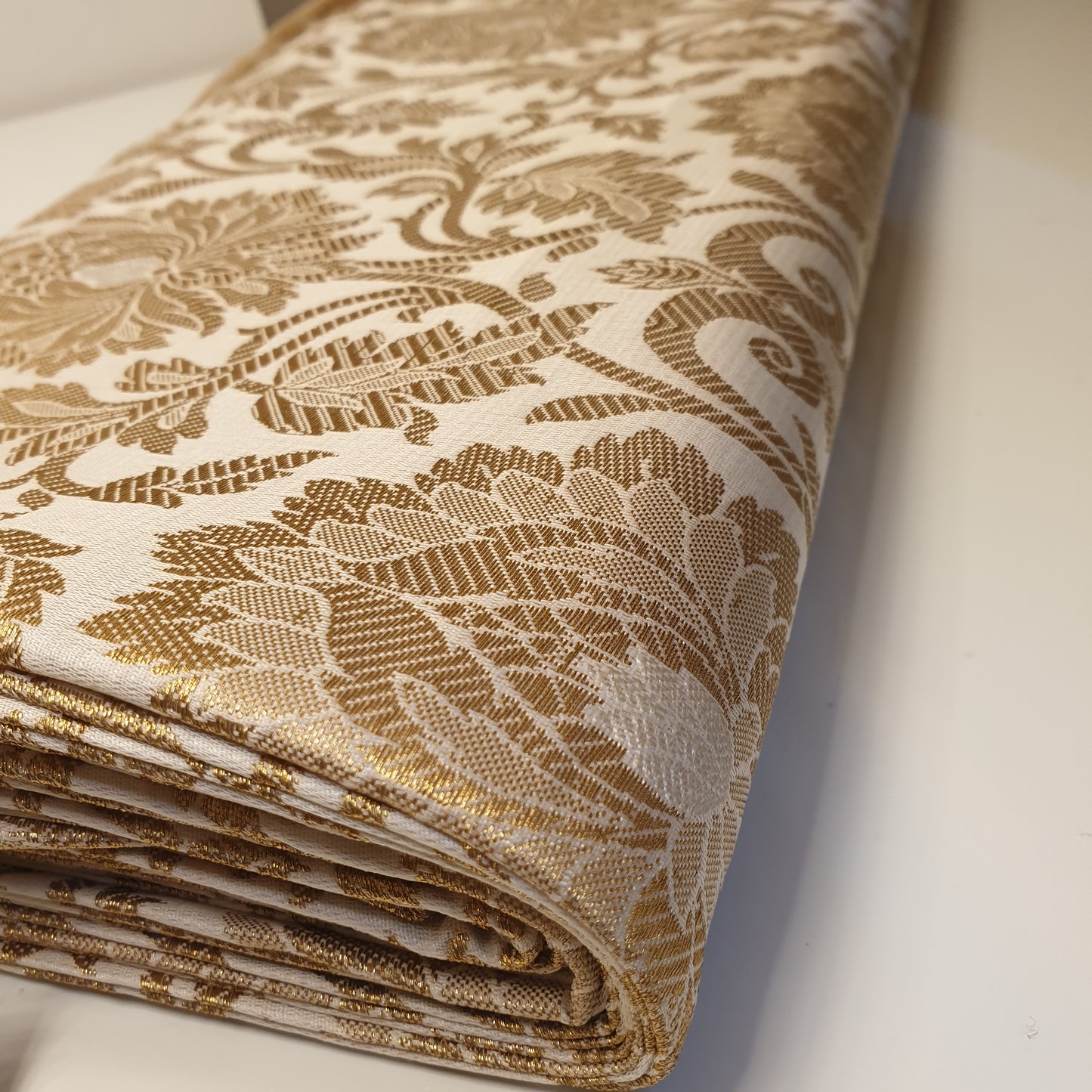 Ornamentaler Paisley Gold Metallic Druck Indischer Banarasi Brokat Stoff Meterware
