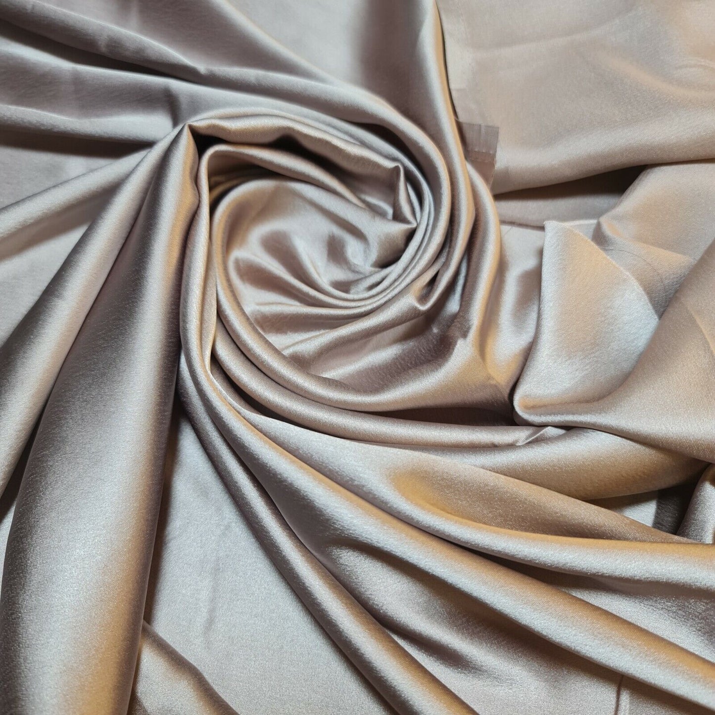 Luxuriöser, glänzender Charmeuse-Seidensatin-Polyesterstoff für Brautkleider, 147,3 cm (SILBER-6)