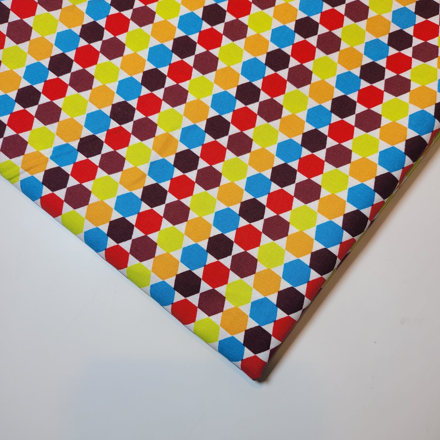 Weicher Stoff mit Blumenmuster aus 100 % Baumwolle zum Nähen und Quilten für Kinder – 44 Zoll breit, perfekt für Kleider und Bastelarbeiten (mehrere Sechsecke Nr. 3)