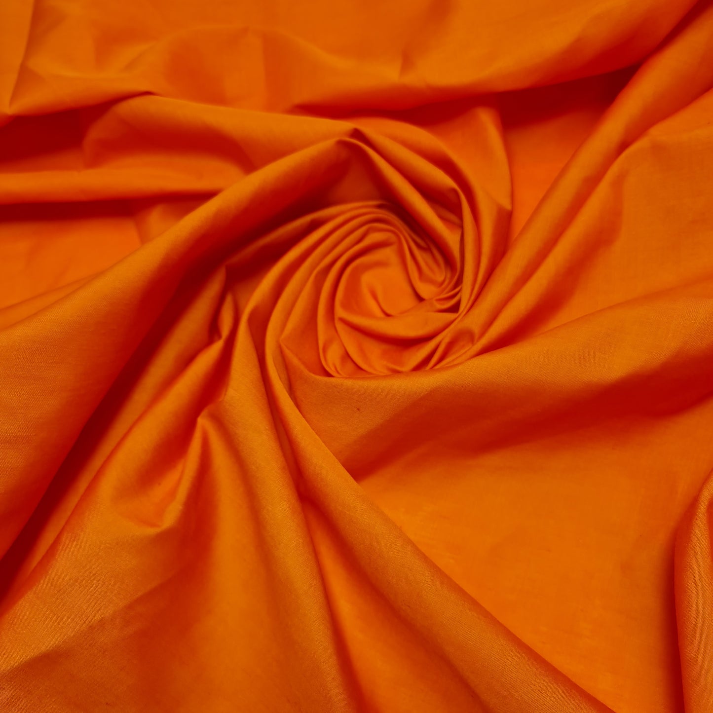 Textile Station Orange (38) 44" breit, hochwertiges Polycotton, unifarben gefärbt, Futterstoff, Schneiderstoff, Drapierungsstoff, Dekorationsstoff