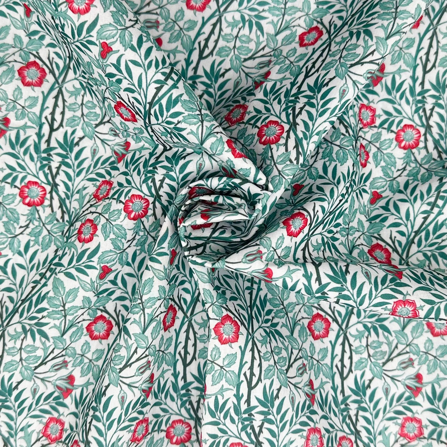 Polycotton Digital Print Fabric | 80% Polyester 20% Cotton 45" (115cm) Wide Lightweight Printed Fabric – Sold by the Meter – Sweet Briar Azure (PCD005)