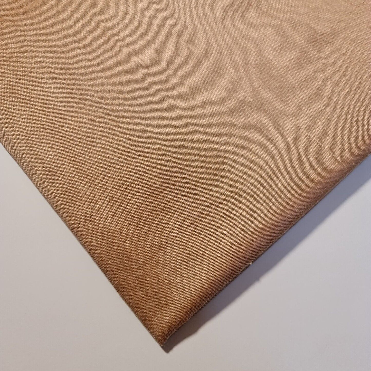 Goldfarbener Polyester-Baumwoll-Satinstoff, Vorhangfutter, Kleiderbastelstoff, Quiltstoff, 111,8 cm, Meterware