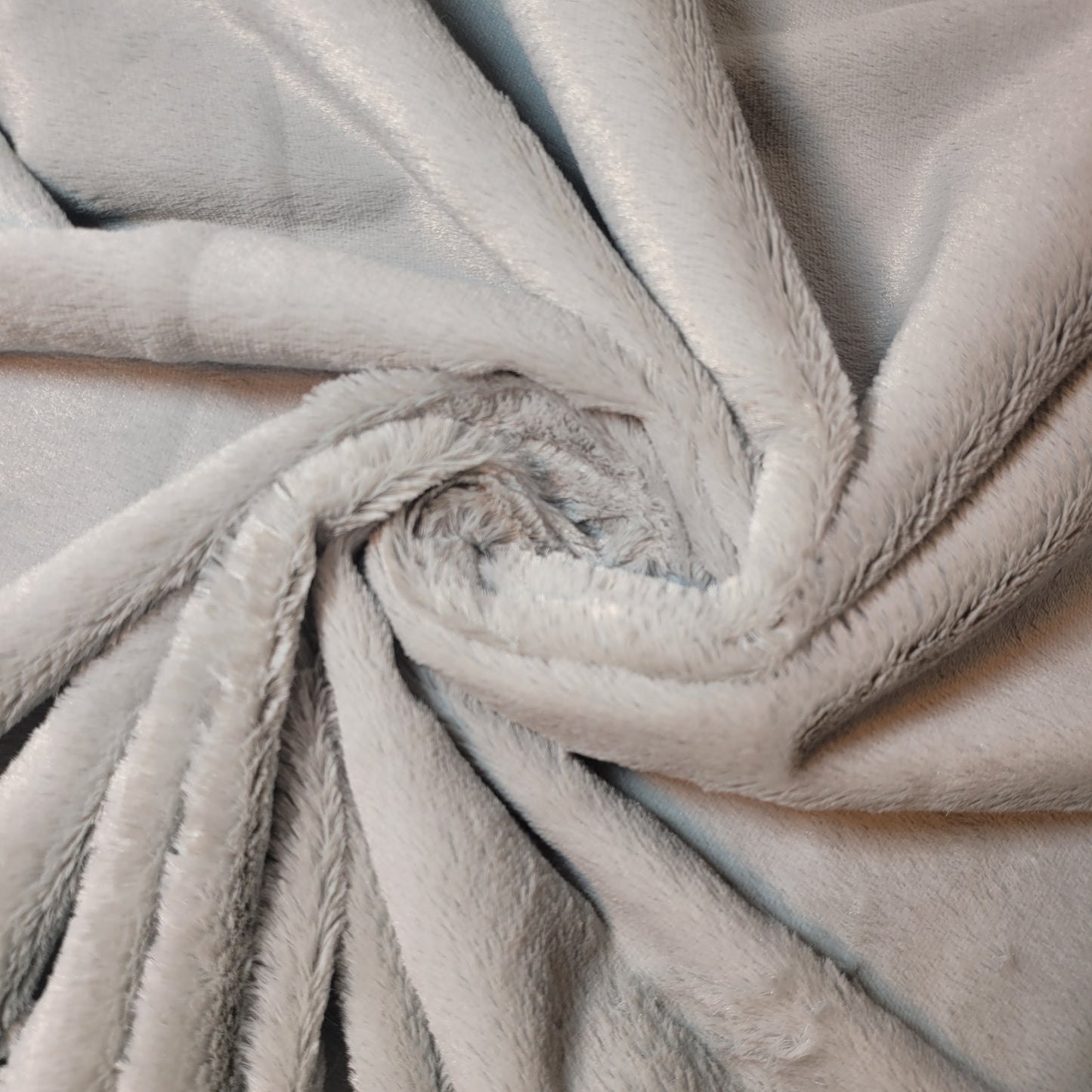 Silver Grey Faux Fur Fabric Luxury Handle Short Pile Furry Soft Cuddly Material 58"