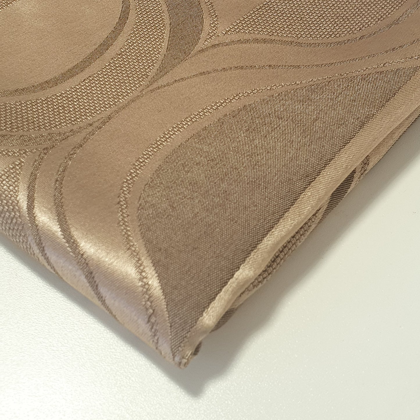 Luxuriöser Satin-Jacquard-Polsterstoff mit Blumenmuster – 58" für Vorhänge und Schneiderei (Taupe Curve)