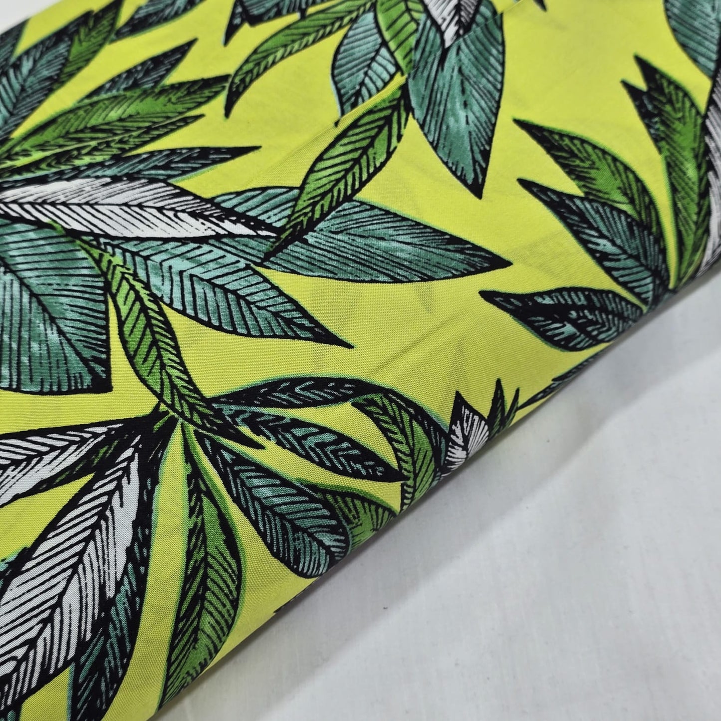 Tropical Leaf Viscose Challis Print Fabric 58" By The Meter – Lightweight Botanical Fabric
