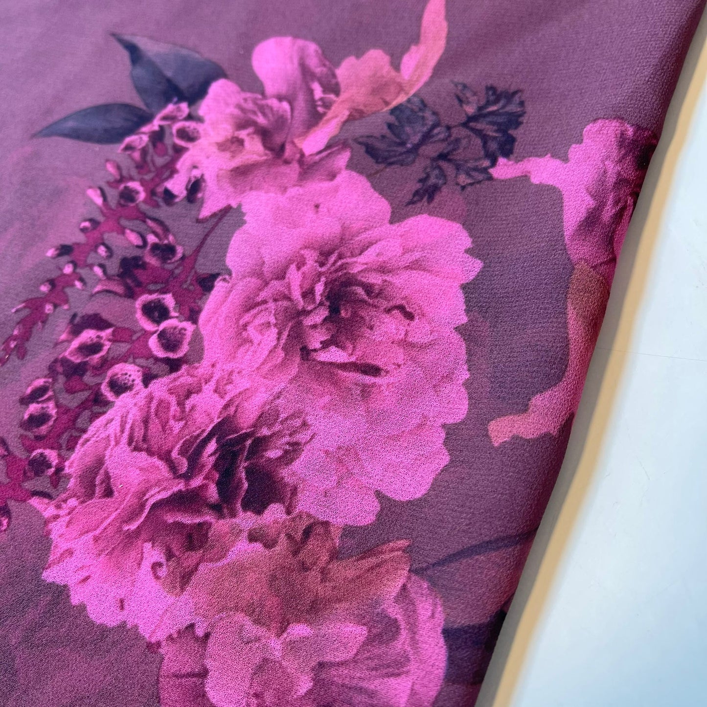 Altrosa Blumen Crêpe Chiffon durchsichtiges Material Kleid Basteldekor Stoff 44" Meterware