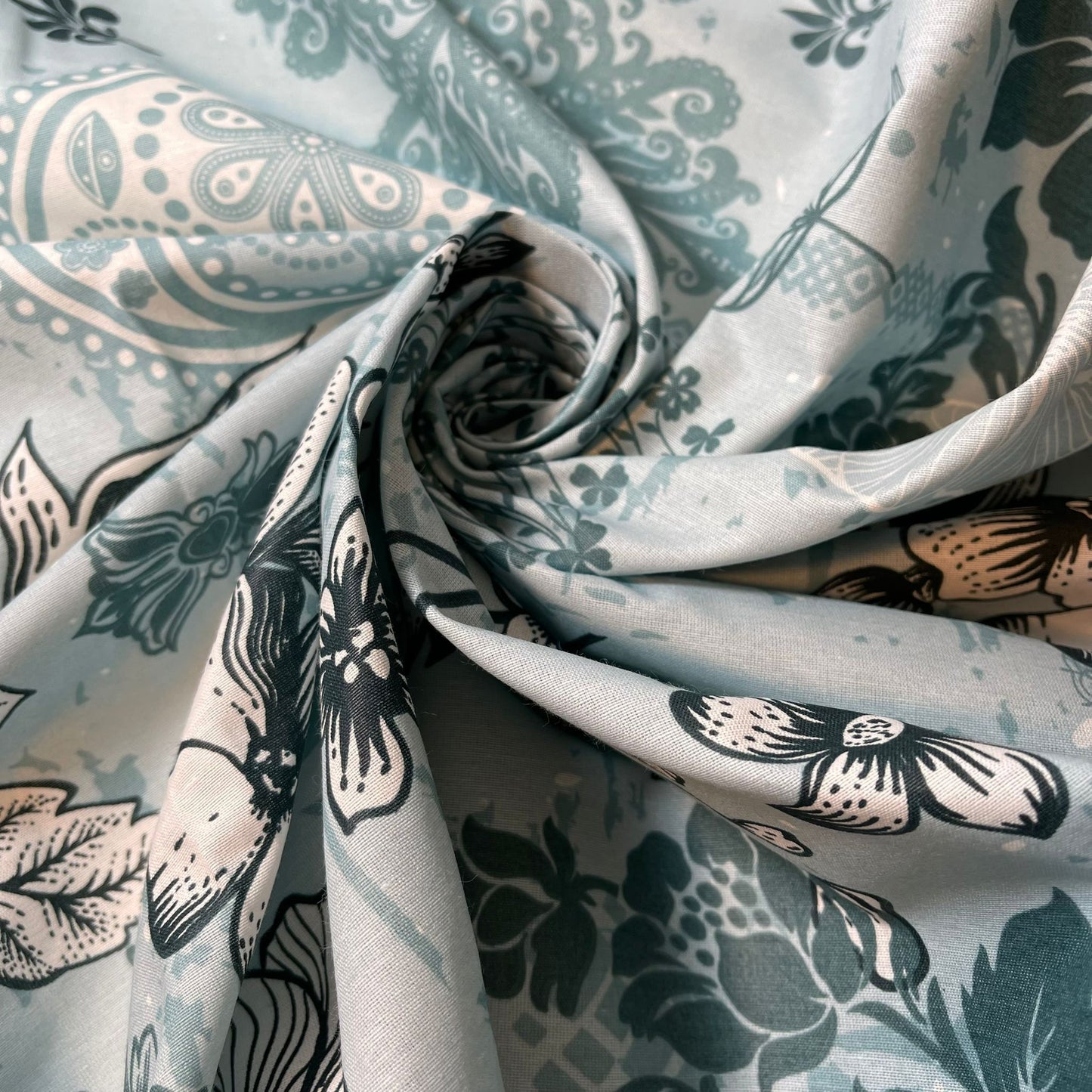 Duck Egg Floral Polycotton Sheeting Material Extra Wide 90" Craft Quilting Fabric Meter (Copy)