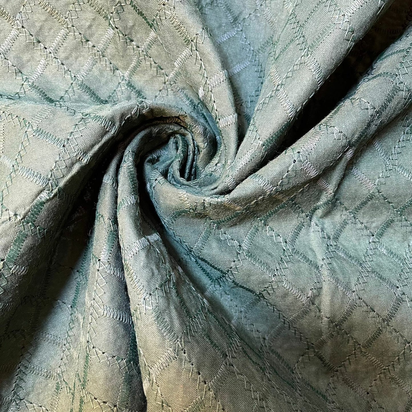 100% Cotton Lawn Broderie Anglaise Embroidery Schiffli Dress Craft Fabric 44" By the Meter
