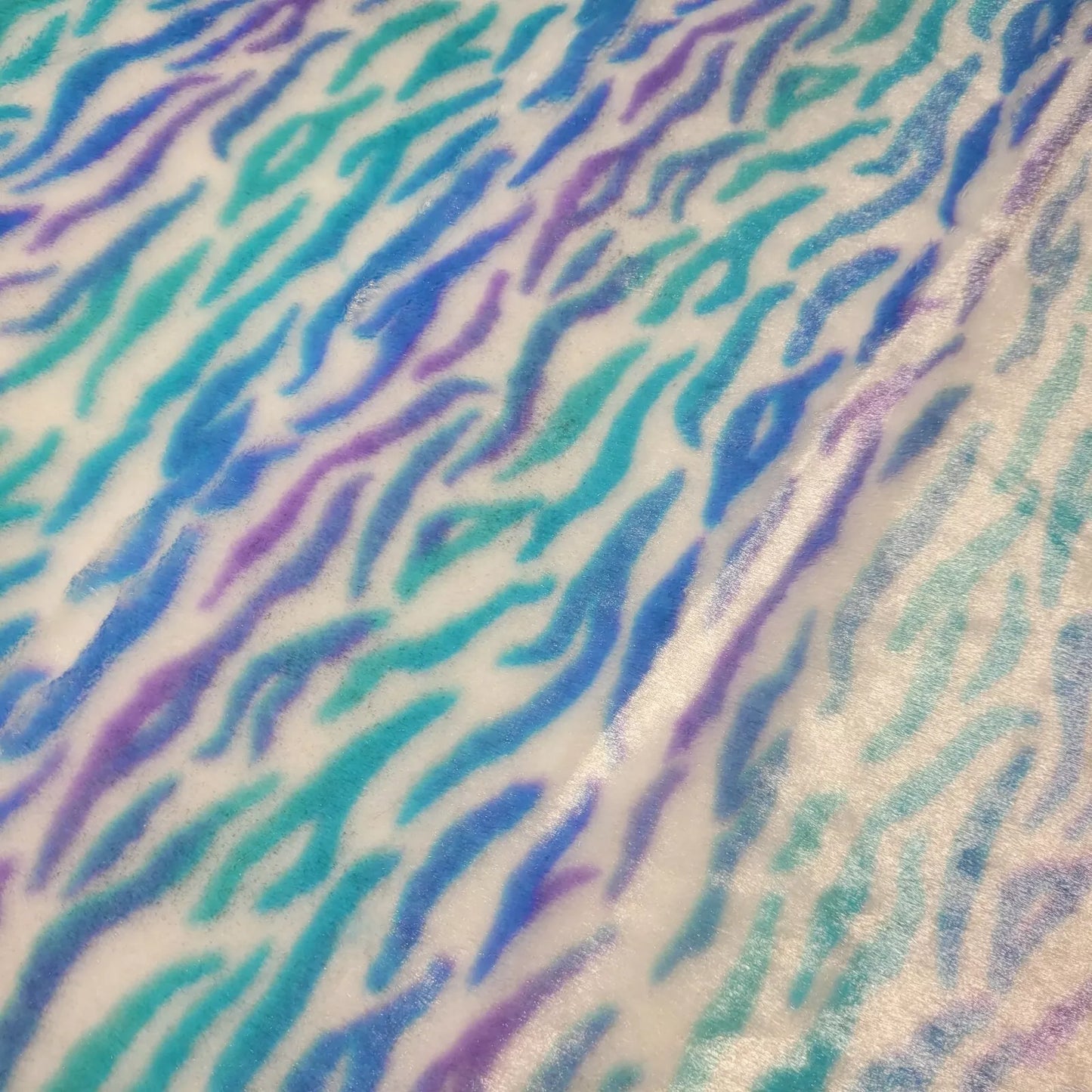 Mehrfarbiger Kunstpelzstoff, luxuriöser Griff, kurzer Flor, pelzig, weich und kuschelig, Material 58"