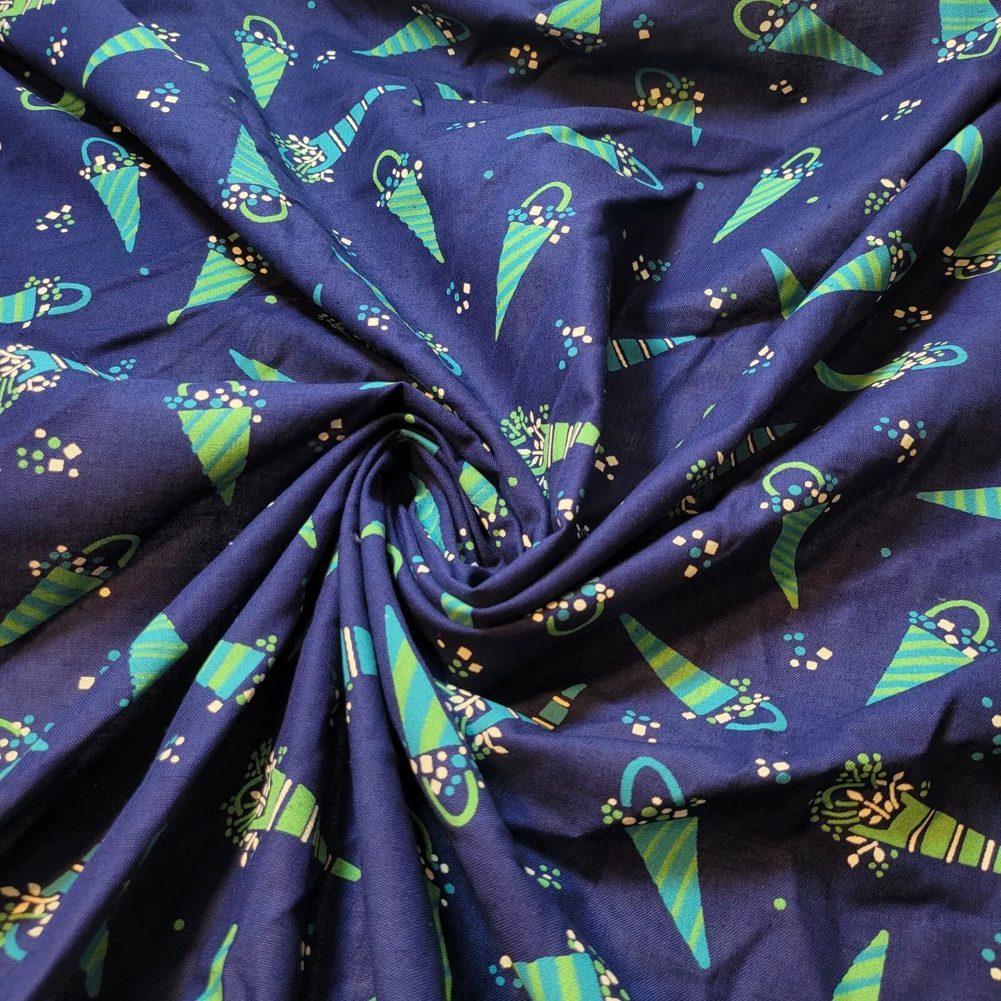 Navy Ice-cream 100% Cotton Vintage Material Novelty Floral Dress Craft Quilting Fabric 44"