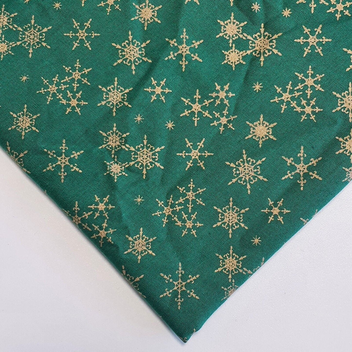 Various Festive Christmas Sewing Xmas Craft Material Decor Fabric By The Metre 44/58"