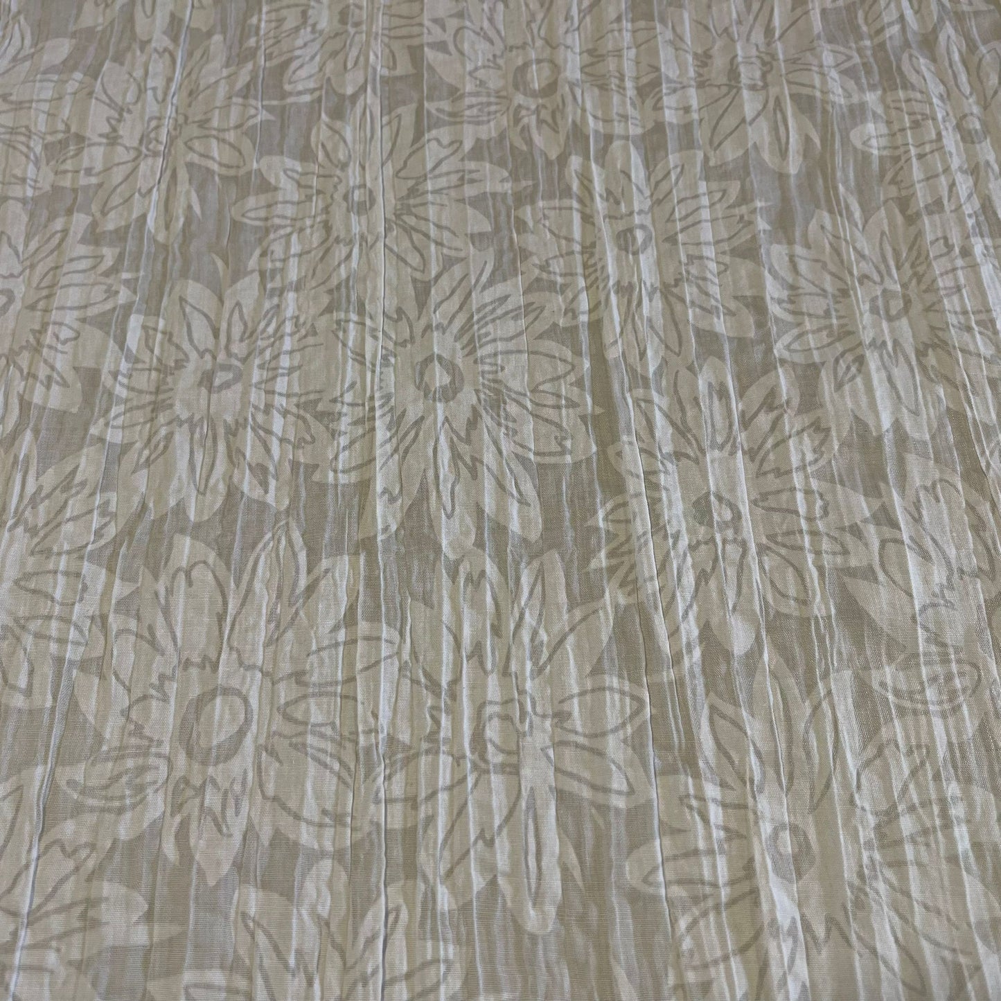 White Daisy Floral 100% Cotton Crush Fabric Crinkle Craft Dress Costume Material 50 " By The Meter