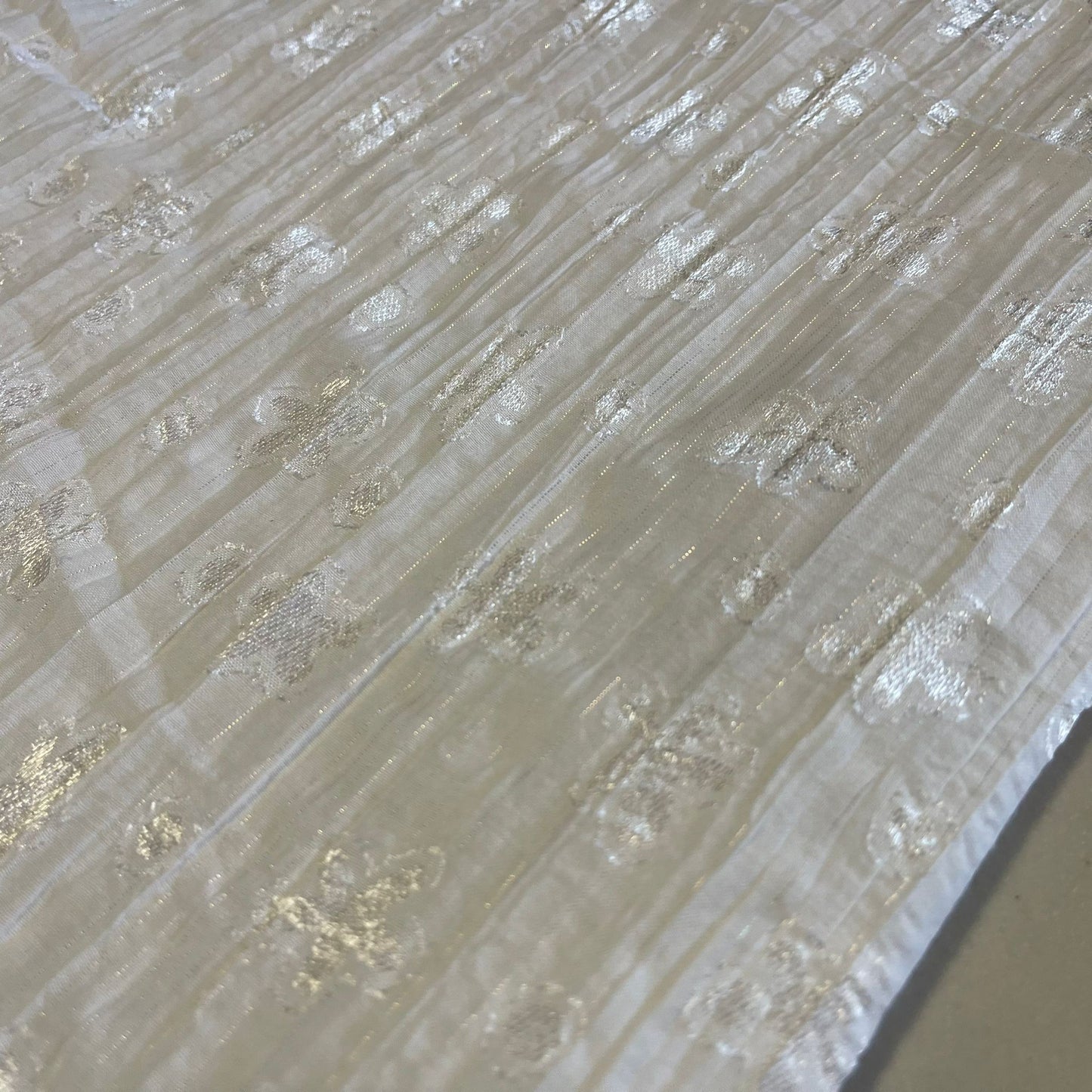 White Floral Stars 100% Cotton Crush Fabric Crinkle Craft Dress Costume Material 50 " By The Meter