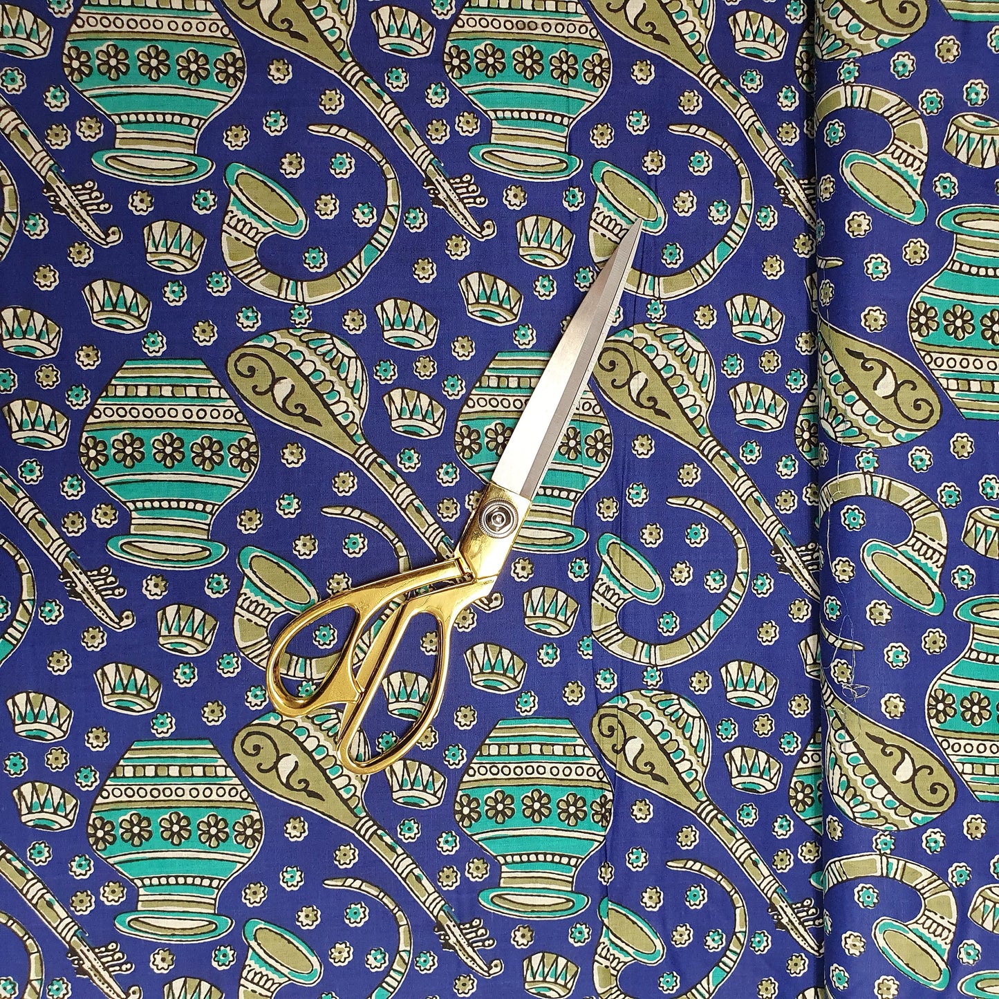 Textile Station Design 08, 100 % weicher Baumwollstoff mit indischem Druck, zum Schneidern und Basteln, 111,8 cm breit