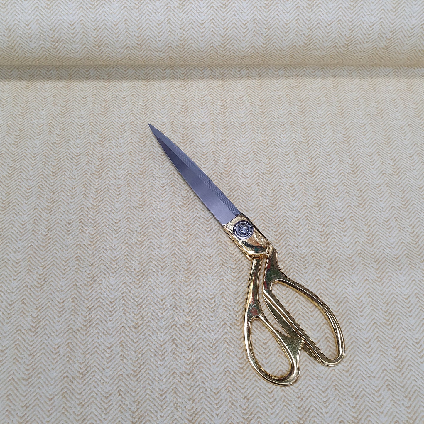 Textile Station Desing 07 44" Premium Digitaldruck 100 % Baumwolle weicher Stoff mit Tier- und Blumenmuster, Streifen und Zickzackmuster