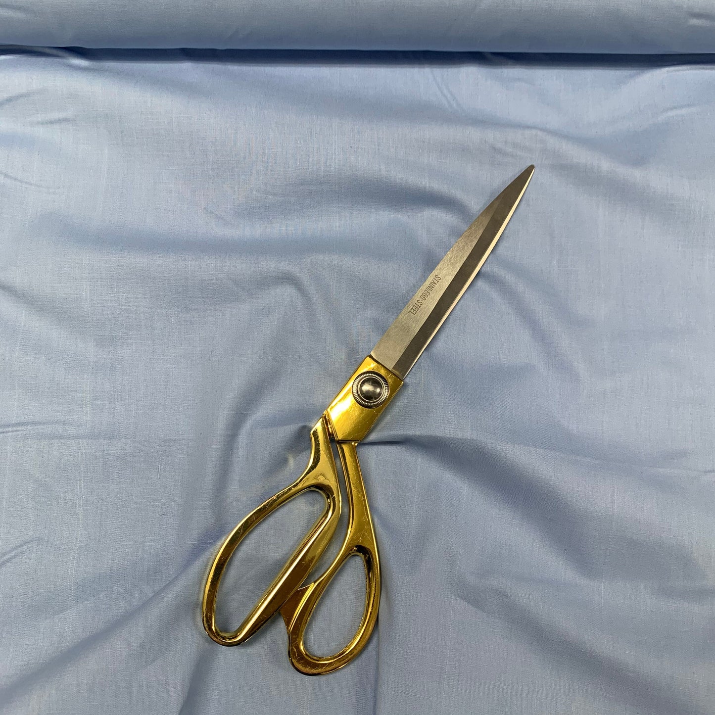 Hochwertiger, einfarbiger Stoff aus 100 % Baumwolle, 111,8 cm, Meterware, Himmelblau