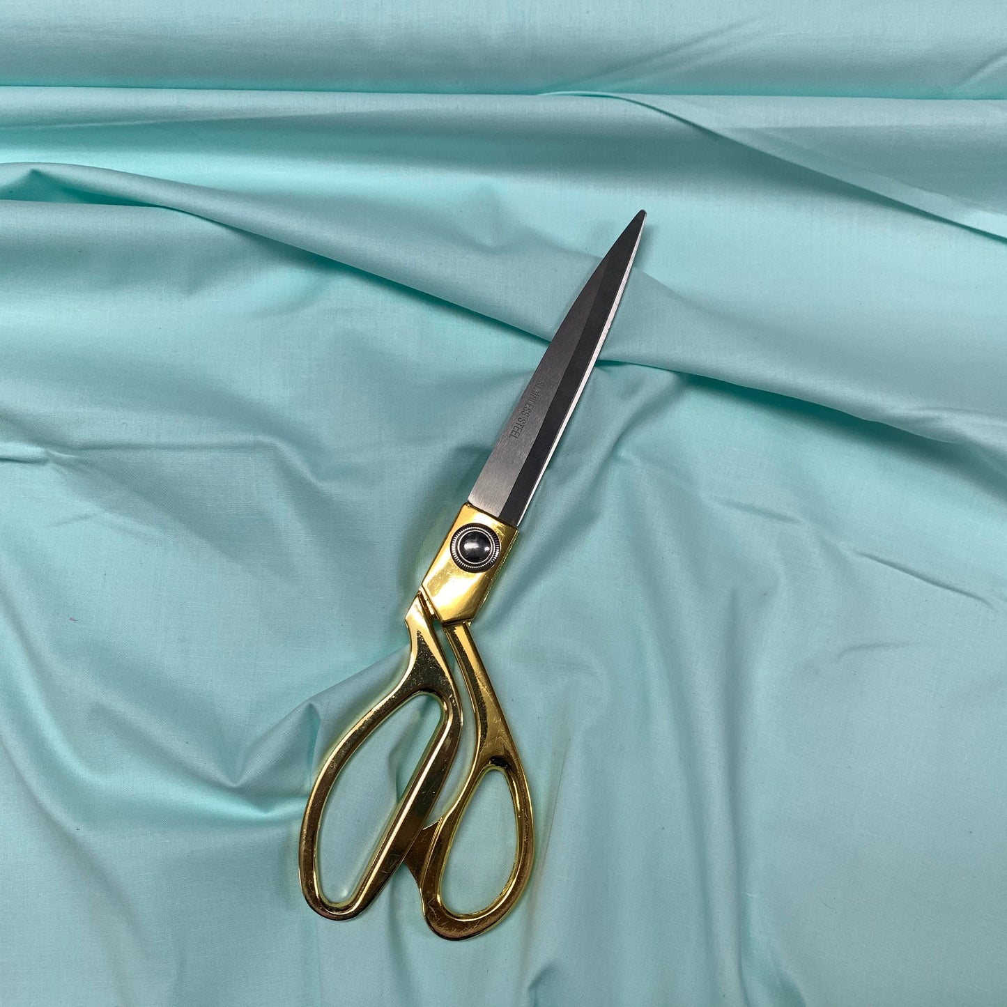 Hochwertiger, einfarbiger Stoff aus 100 % Baumwolle, 111,8 cm, Meterware, zum Basteln und Schneidern, Eis-/Mintblau