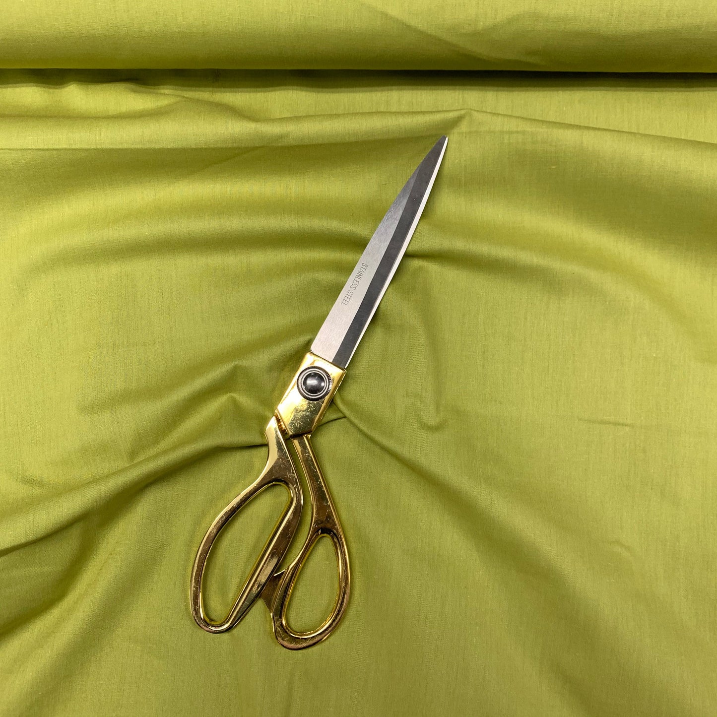 Hochwertiger, einfarbiger Stoff aus 100 % Baumwolle, 111,8 cm, Meterware, Olivgrün