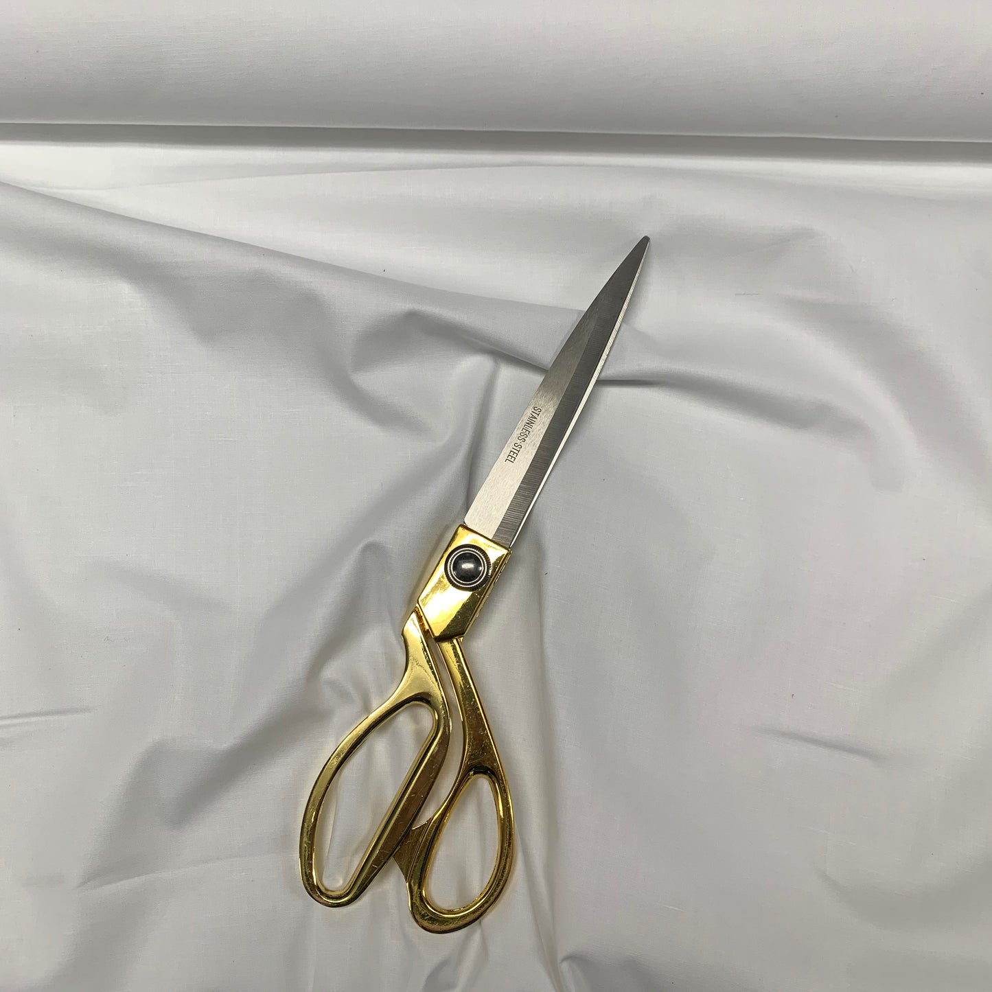 Hochwertiger, einfarbiger Stoff aus 100 % Baumwolle, 111,8 cm, Meterware, zum Basteln und Schneidern, Weiß