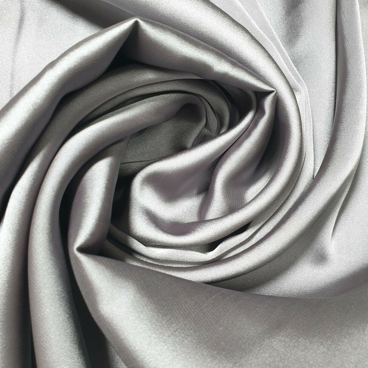 Seidiger Charmeuse-Dekorstoff aus leichtem Satin für Brautkleider, 147,3 cm breit (Space Grey)