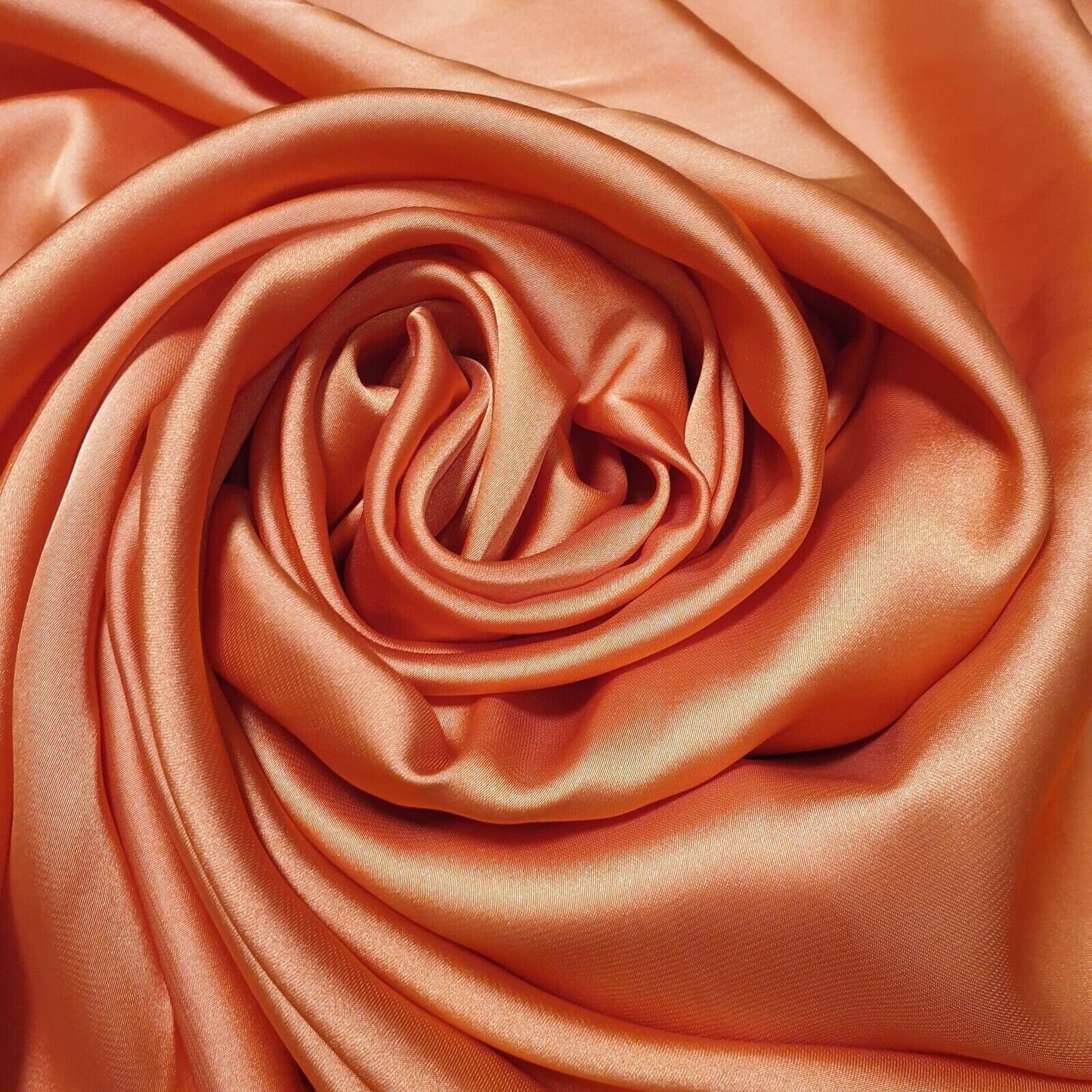 Seidiger Charmeuse-Dekorstoff aus leichtem Satin für Brautkleider, 147,3 cm breit (Orange)
