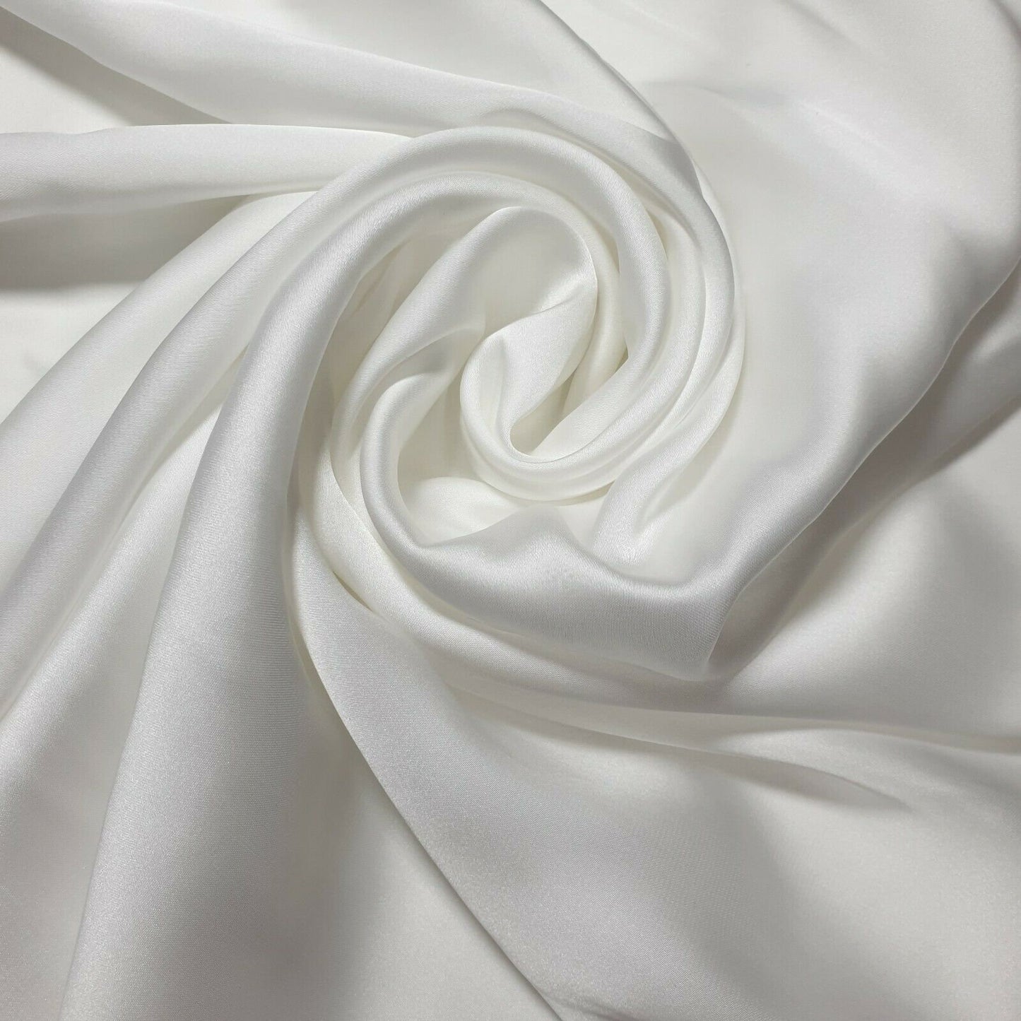 Seidiger Charmeuse-Leichtsatin-Dekorstoff für Brautkleider, 147,3 cm breit (Elfenbein)