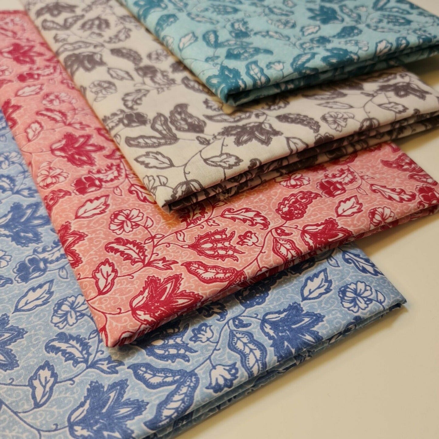 Neuer Stoff zum Basteln mit Blumenmuster für Frühling und Sommer, Polycotton, 111,8 cm, Meterware (Pink)