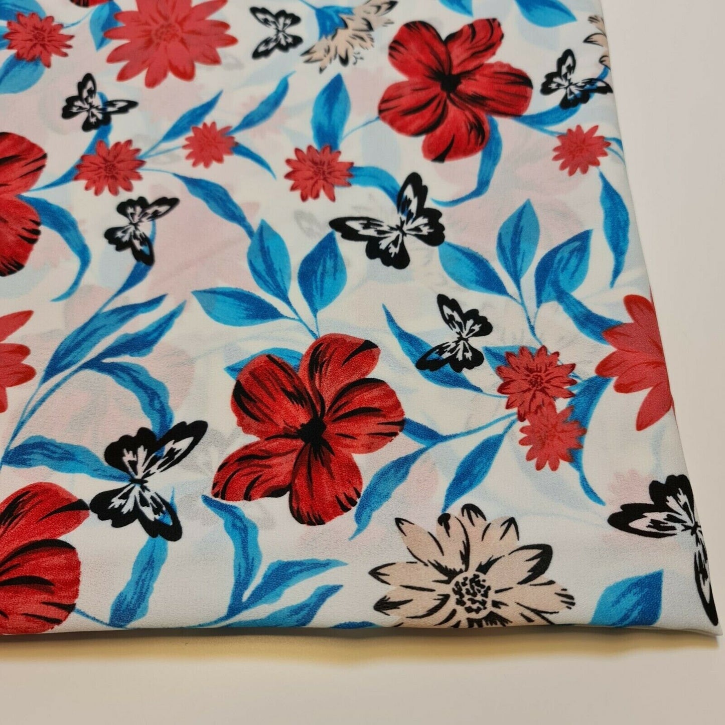 Frühlings-Blumen-Schmetterlings-Druck, Poly-Crêpe-Kleid, Drapierung, Bastelstoff, 58" Meterware