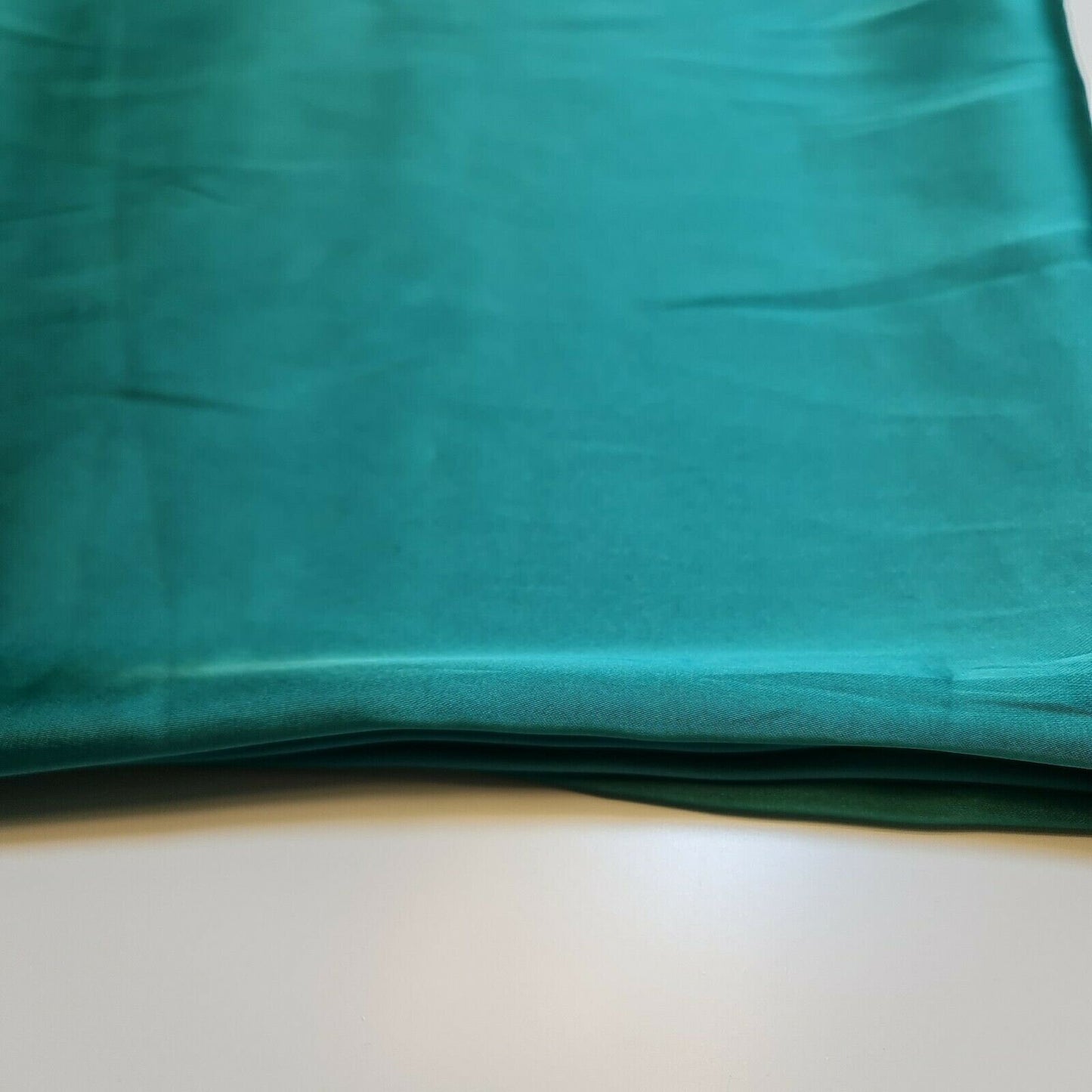 Neuer seidiger Charmeuse-Satin, leichter Dekostoff für Brautkleider, 147,3 cm (Seegrün)