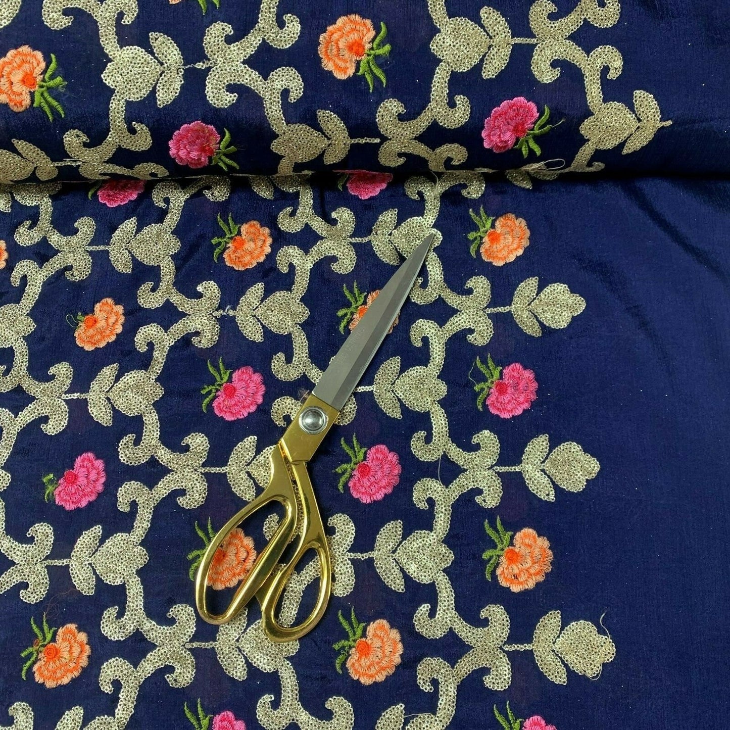 Faden-Pailletten-Blumenstickerei, gekräuselter Krepp-Chiffon-Kleiderstoff, Bastelstoff, 111,8 cm (blau)