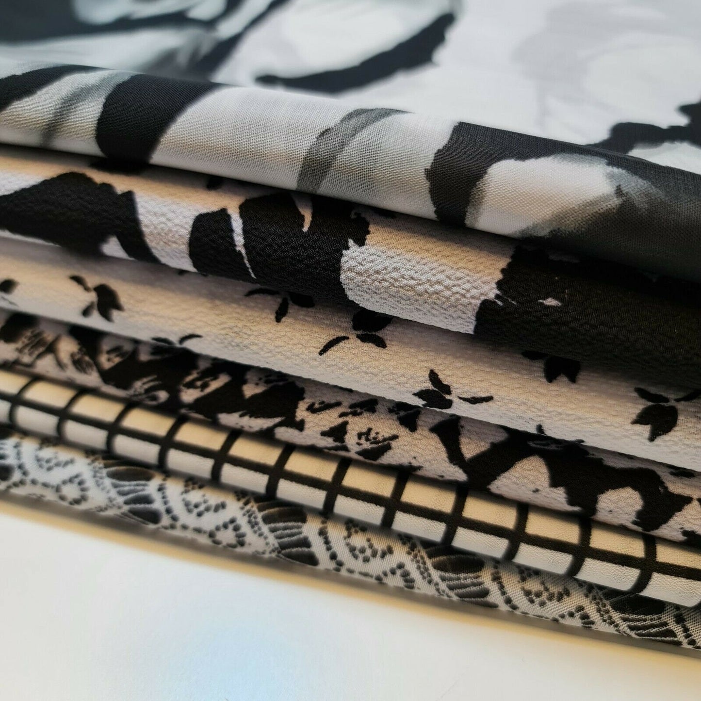 Black White Floral Printed Poly Crepe Dress Drape Craft Fabric 58" By The Meter (Design 5)