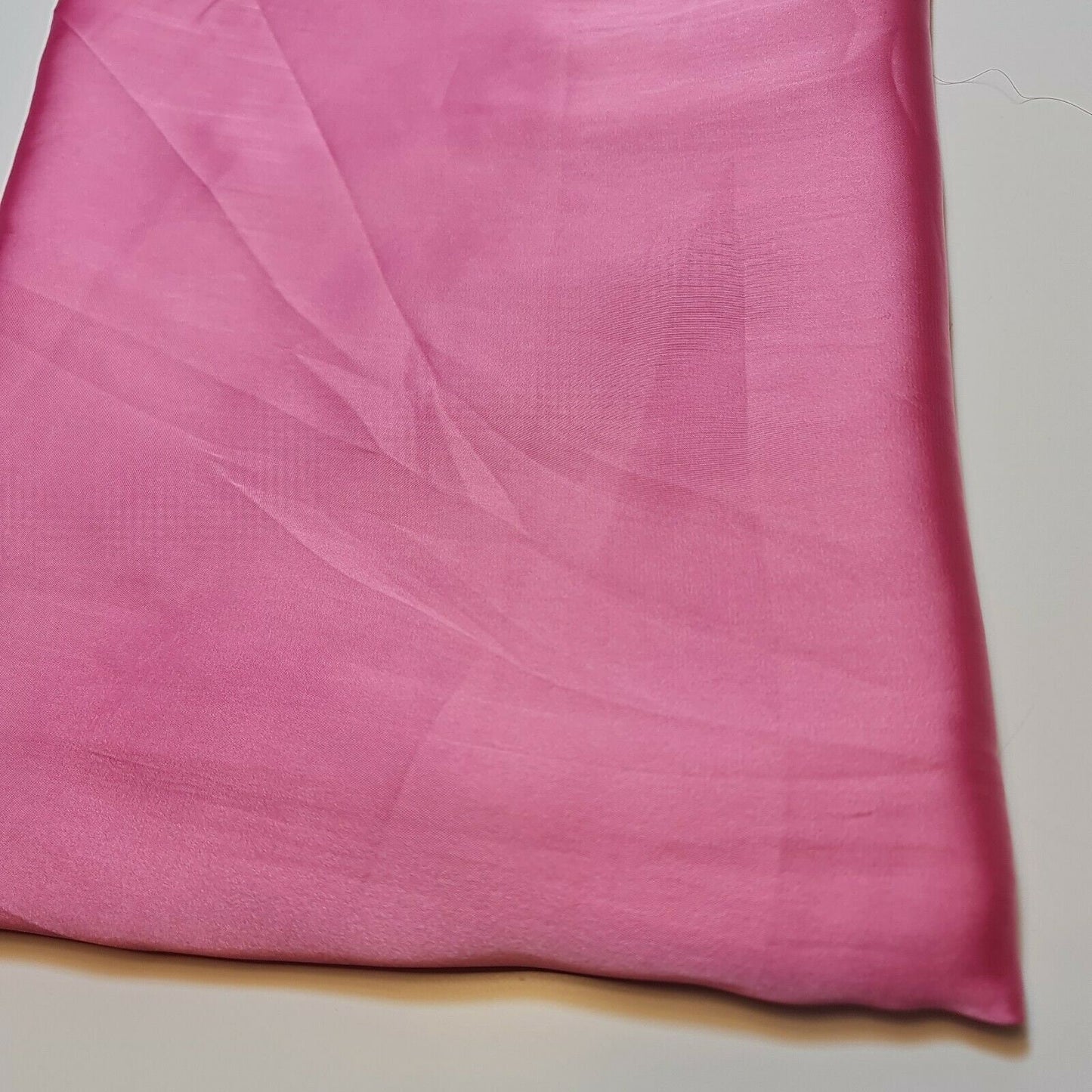 Neuer seidiger Charmeuse-Satin, leichter Dekostoff für Brautkleider, 147,3 cm (Babyrosa)