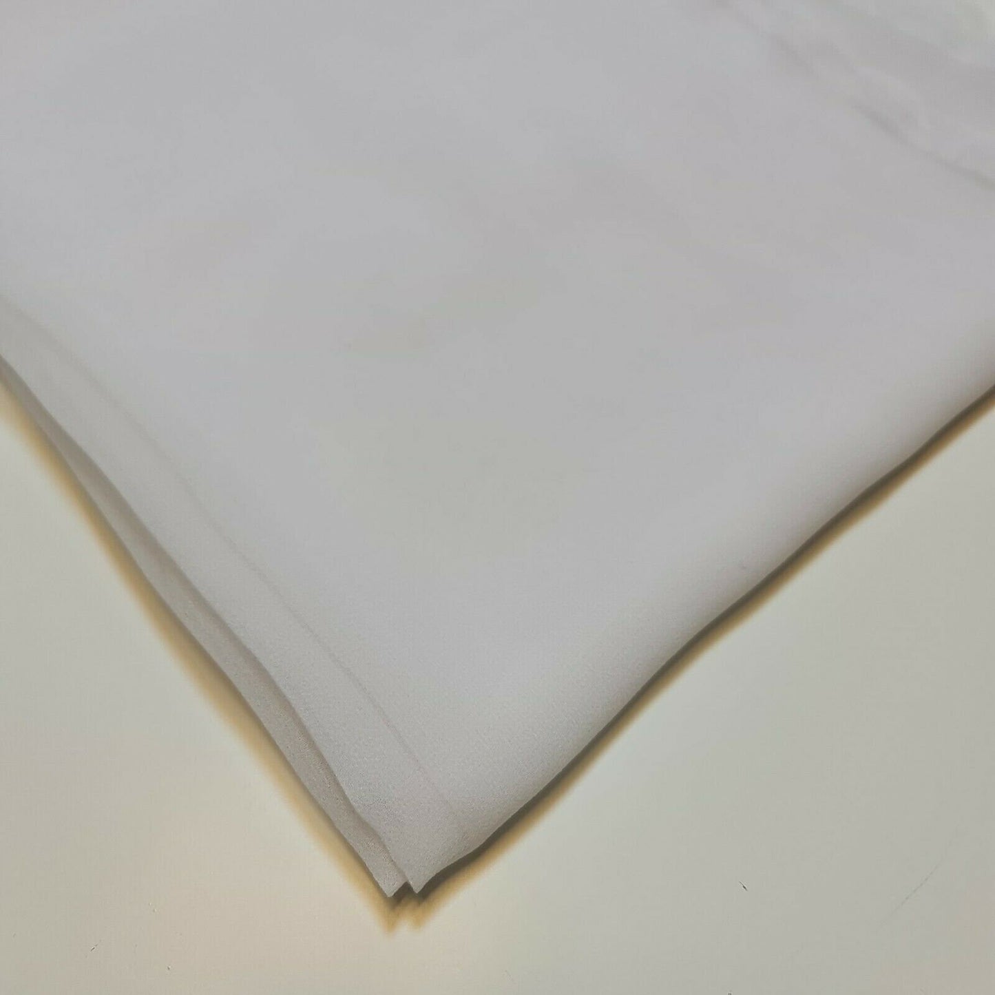 100 % Polyester, Mooskrepp-Chiffon, durchsichtig, mit Dekor, für drapierte Kleider, 111,8 cm (weiß)