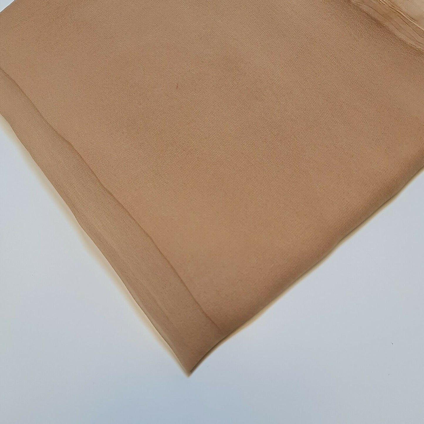 100 % Polyester, Mooskrepp-Chiffon, durchsichtig, mit Dekor, für drapierte Kleider, 111,8 cm (Hellmokka)