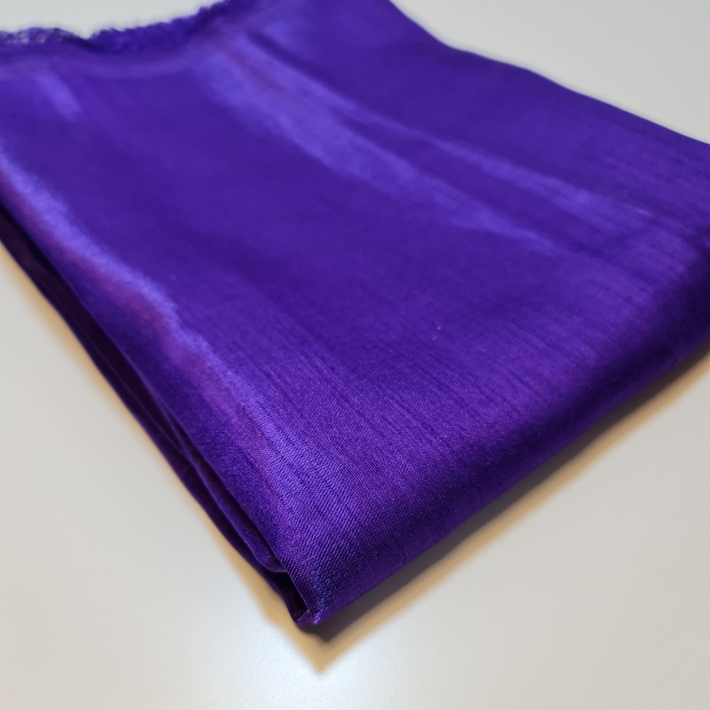 Einfarbiger Poly-Imitat-Dupion-Rohseiden-Patchworkstoff mit Satin-Finish, 111,8 cm (Cadbury-Violett)