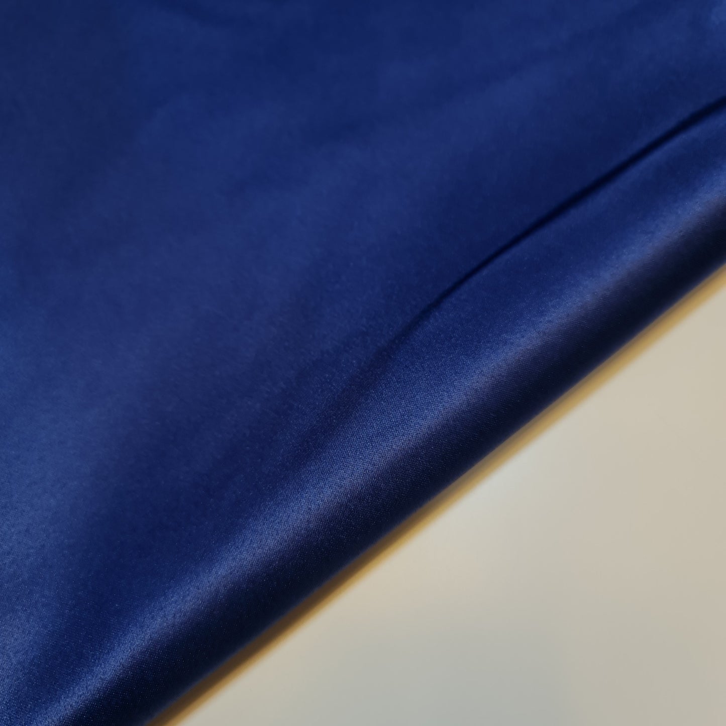 Marineblauer matter Duchesse-Satinstoff für Brautkleider, Abschlussball, Bastelmaterial, Krepprücken, Meterware, 147,3 cm