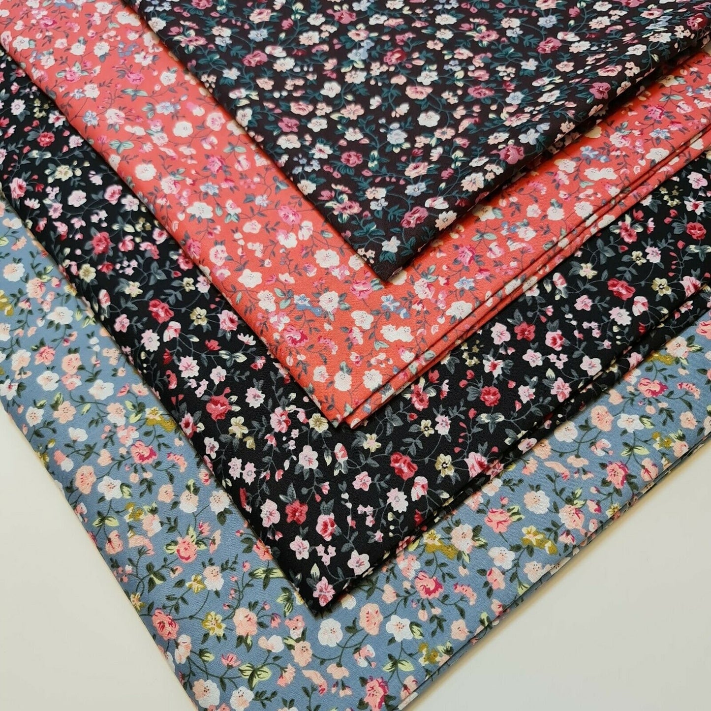 Coral 100% Cotton Poplin Ditsy Flower Fabric Dress Craft Quilting Costume Material 58" By The Meter