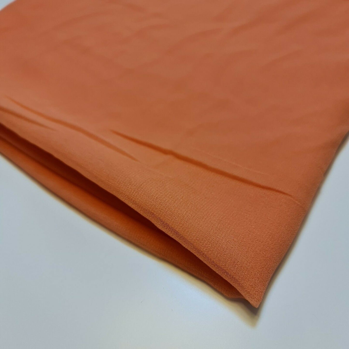 100 % Polyester, Mooskrepp-Chiffon, durchsichtig, mit Dekor, für drapierte Kleider, 111,8 cm (Dunkelpfirsich)