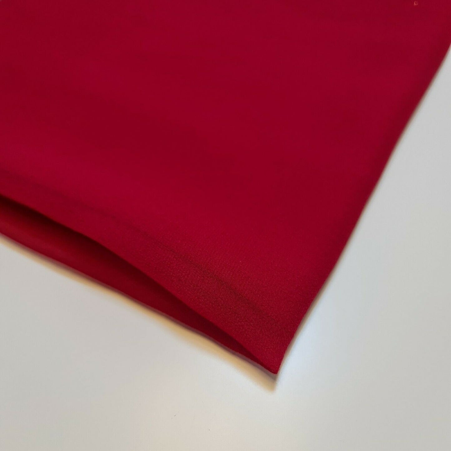 100 % Polyester, Mooskrepp-Chiffon, durchsichtig, mit Dekor, für drapierte Kleider, 111,8 cm (Kirsche)