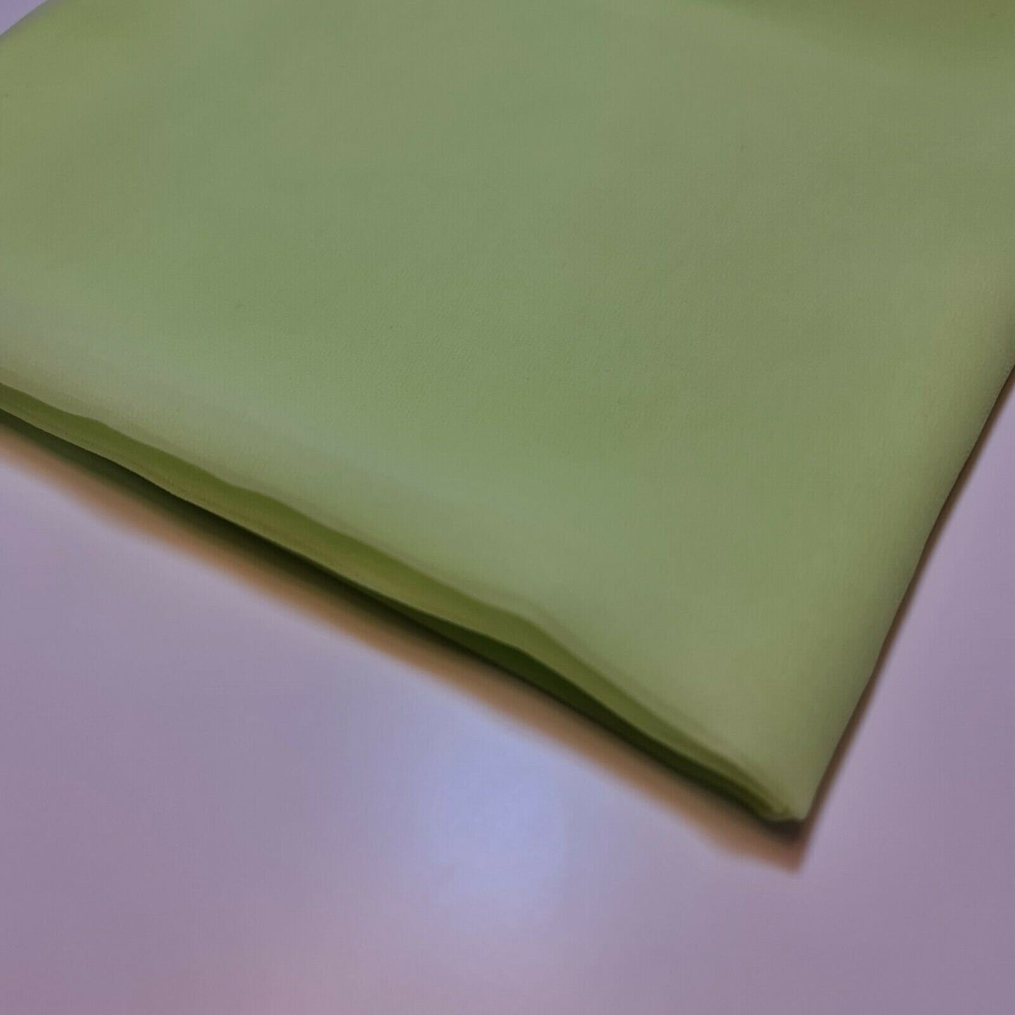 100 % Polyester, Mooskrepp-Chiffon, durchsichtig, mit Dekor, für drapierte Kleider, 111,8 cm (Flo Mintgrün)