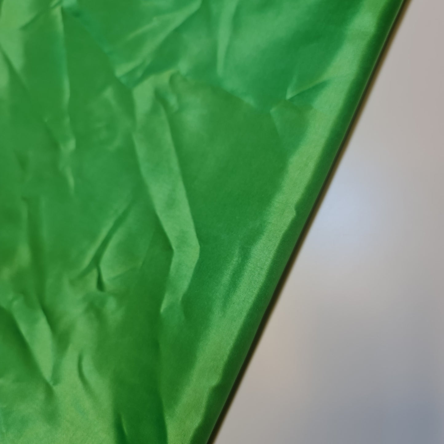 Apple Green Habotai Polyester Silk Lining Fabric 150cm Wide Soft Lightweight Dress Lining Material by the Metre