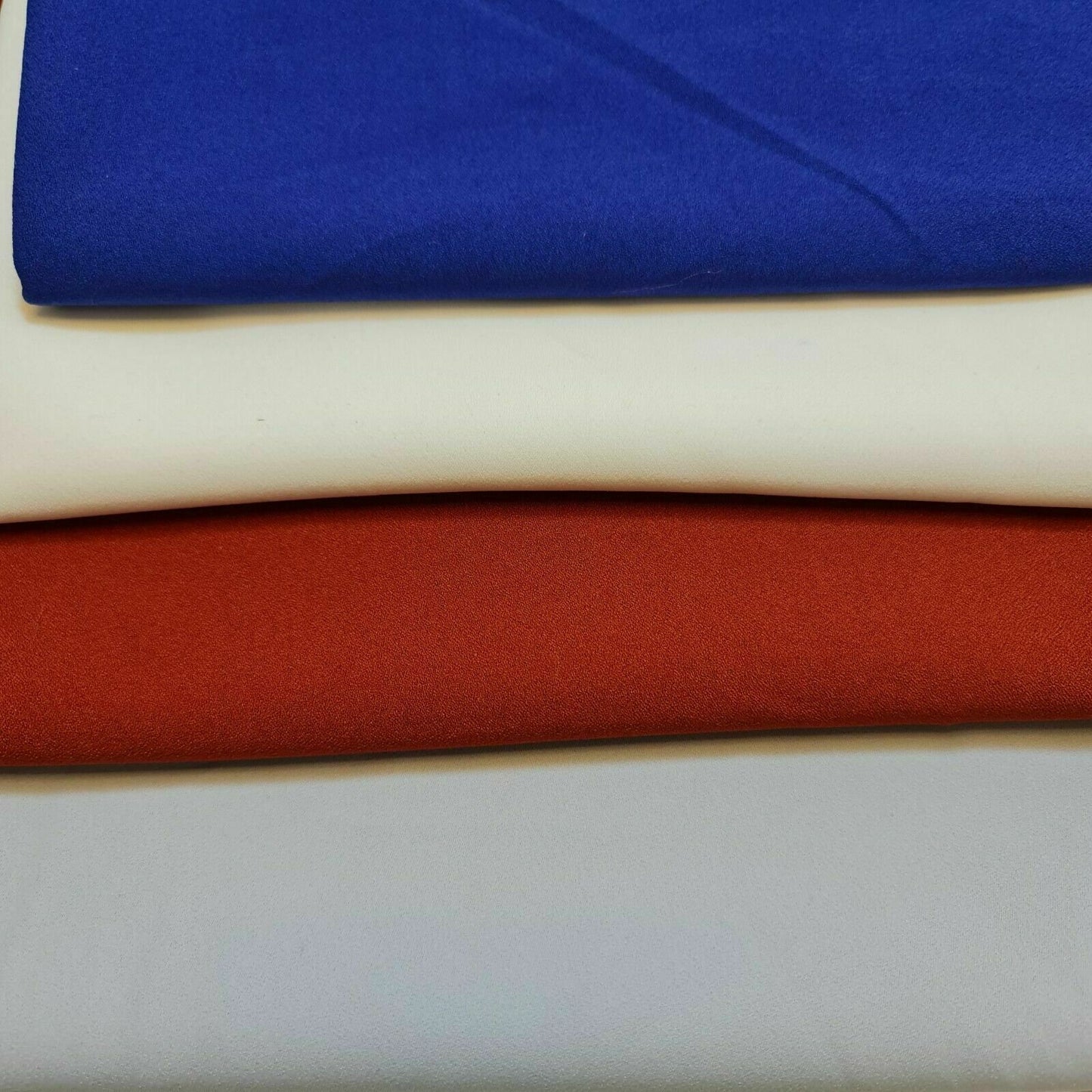 Unifarbener, weicher Kreppstoff, modisch, für Dekoration, Basteln, Kleiderstoff, 152,4 cm pro Meter (rot)