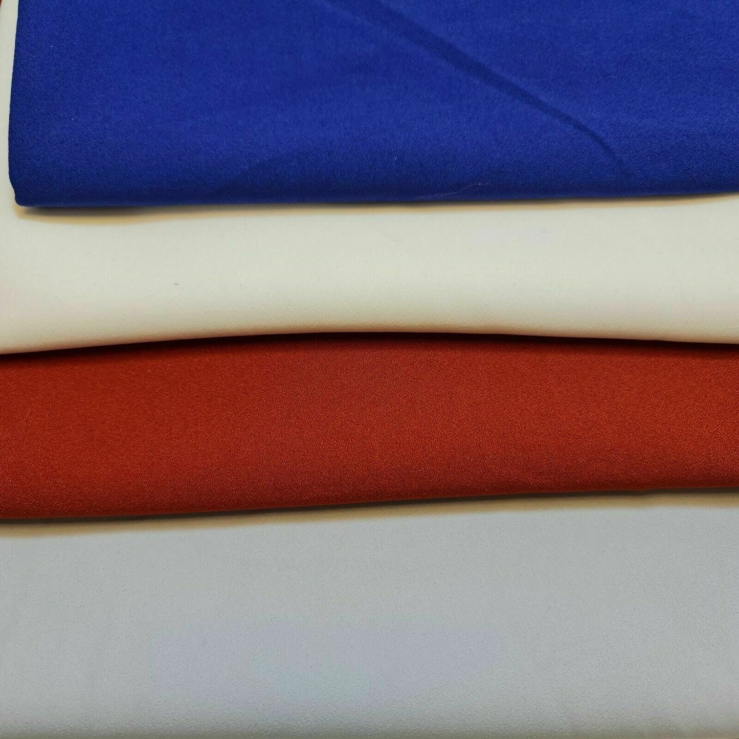 Unifarbener, weicher Kreppstoff, modischer Stoff, Dekorationsstoff, Kleiderstoff, 152,4 cm, Meterware (Königsblau)