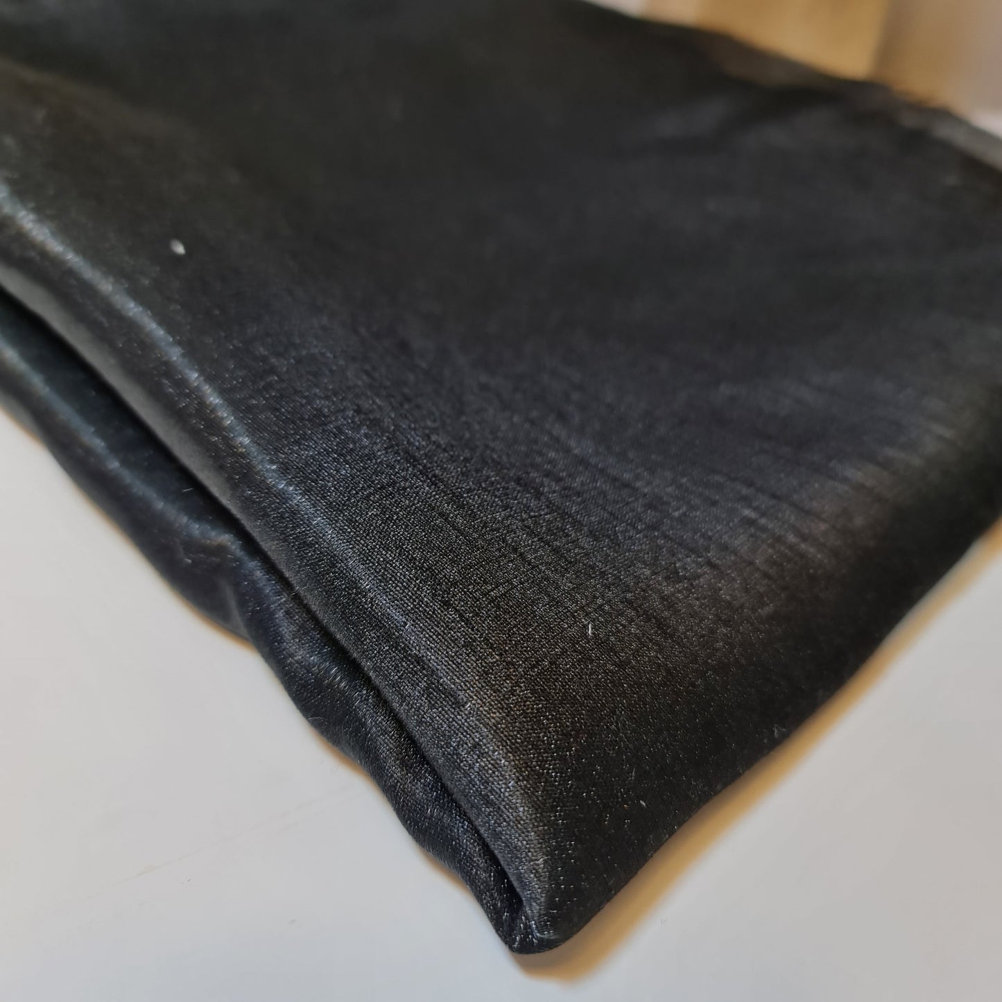 Einfarbiger Poly-Imitat-Dupion-Rohseidenstoff mit Satin-Finish, Patchwork-Stoff für Kleider, Bastelarbeiten, 111,8 cm (schwarz)