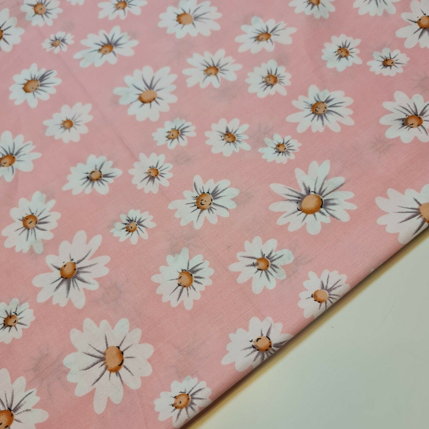 Pink 100% Cotton Poplin Daisy Flower Fabric Dress Craft Quilting Costume Material 58" By The Meter