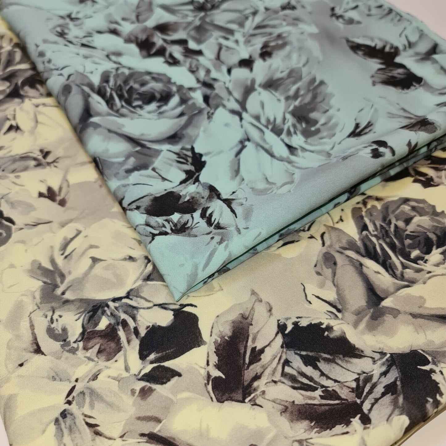 Mintgrüner Blumenrosen-Druck, pfirsichfarbener Kreppstoff für Kleider, Bastelstoff, Meterware, 147,3 cm