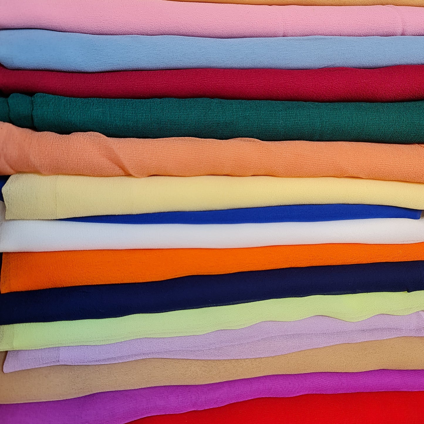 Unifarbener Mooskreppstoff, hochwertig gefärbt, für Kleider, Drapierungen, Dekoration, Bastelstoff, Meterware, 111,8 cm (Flo Lime)